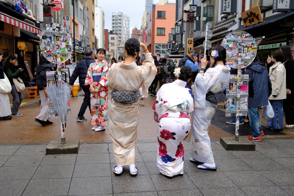 Fujifilm X100VI sample image, streetphoto from Japan
