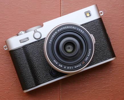 Fujifilm X-E5 front view