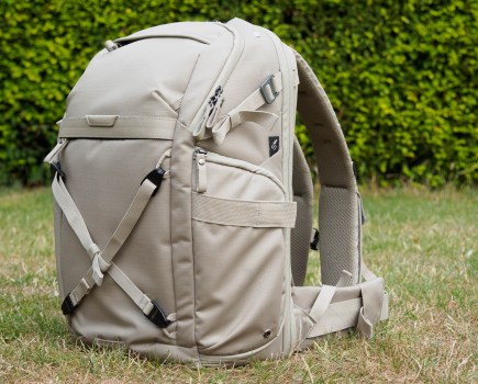 Vanguard VEO Metro B25L in cream